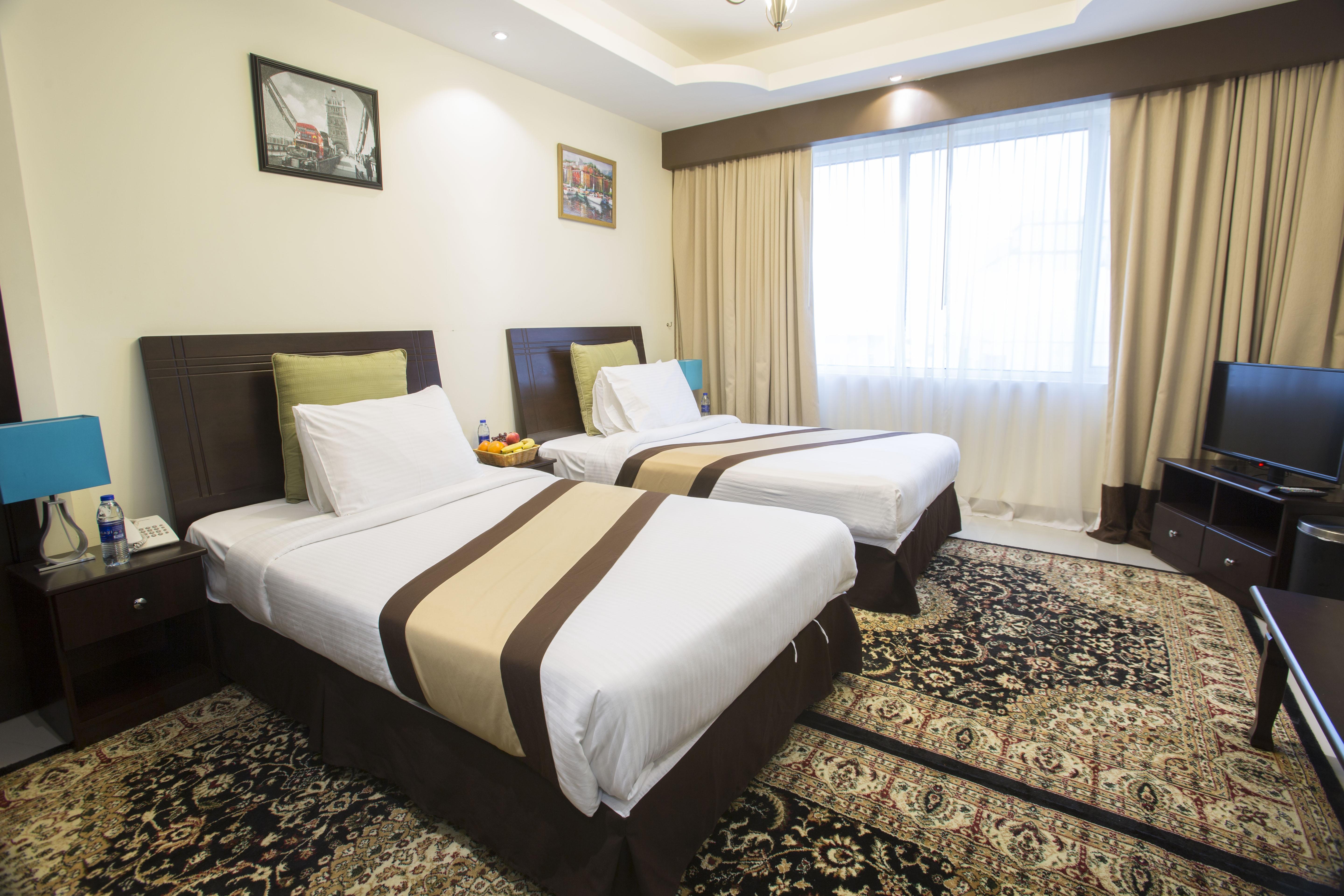 Travellers Hotel Apartment Дубай Екстериор снимка