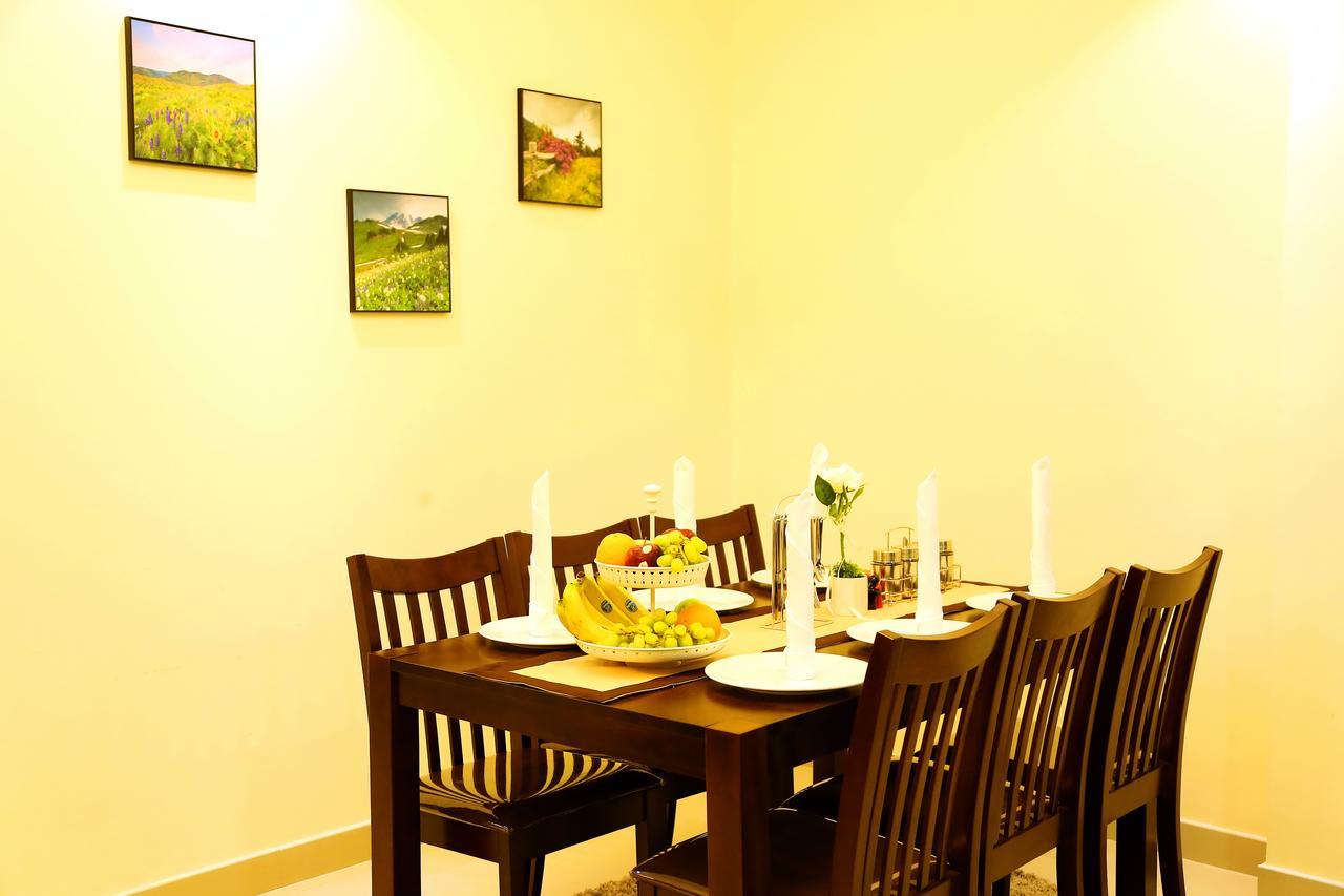 Travellers Hotel Apartment Дубай Екстериор снимка