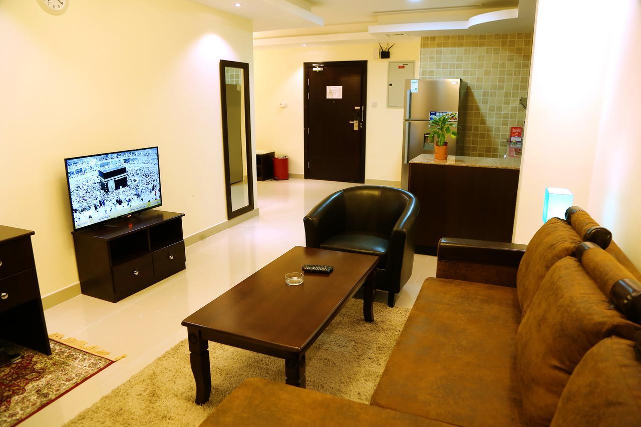 Travellers Hotel Apartment Дубай Екстериор снимка
