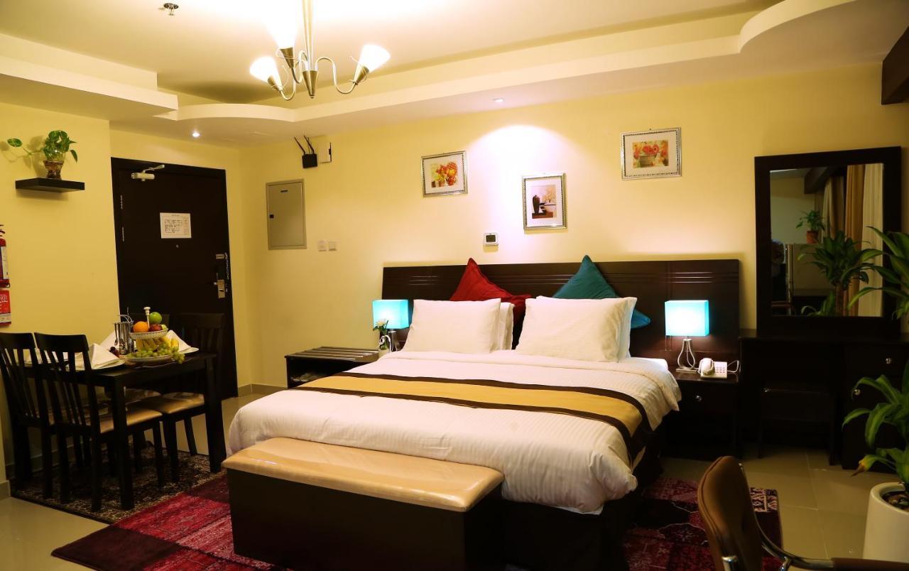 Travellers Hotel Apartment Дубай Стая снимка