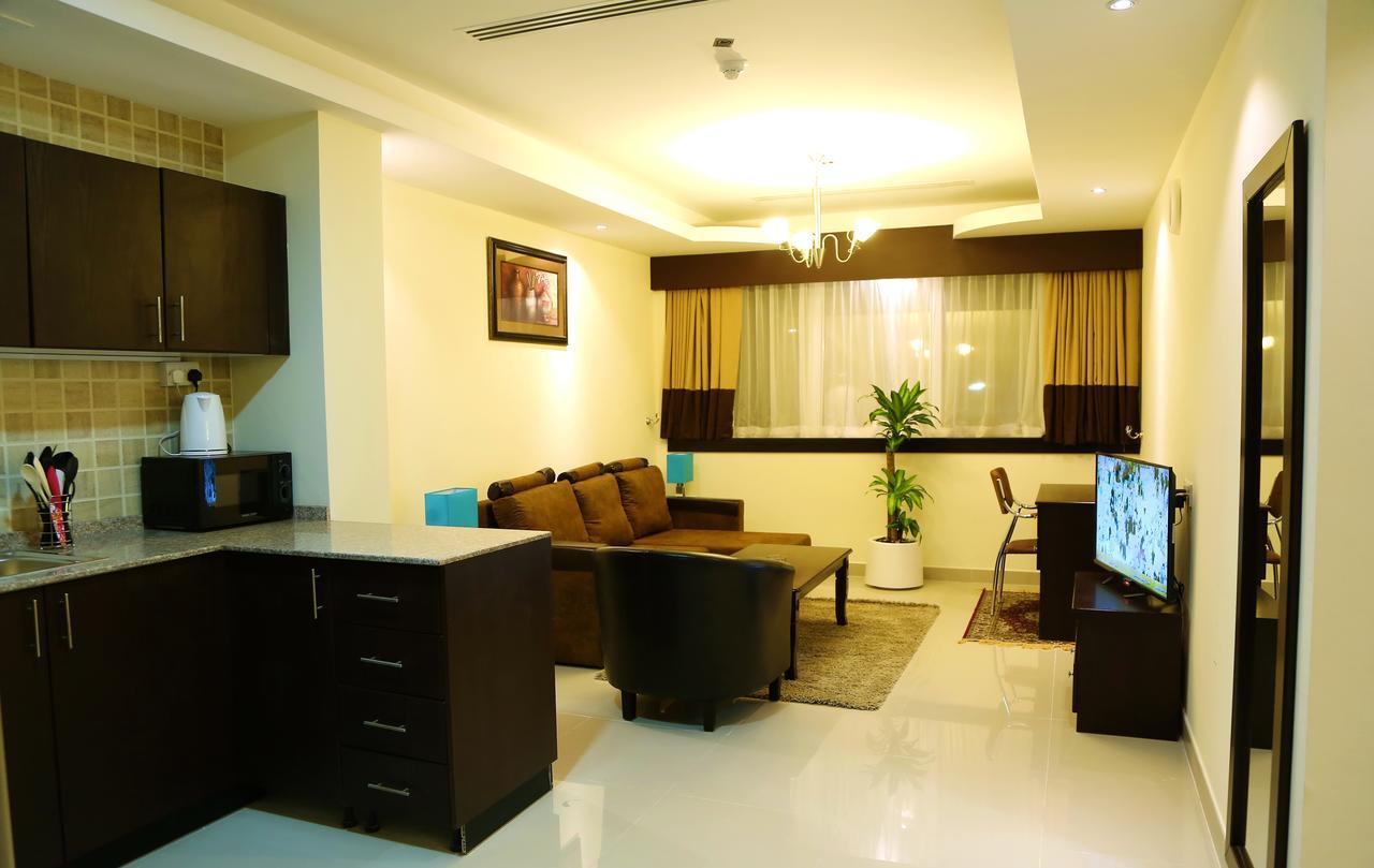 Travellers Hotel Apartment Дубай Стая снимка