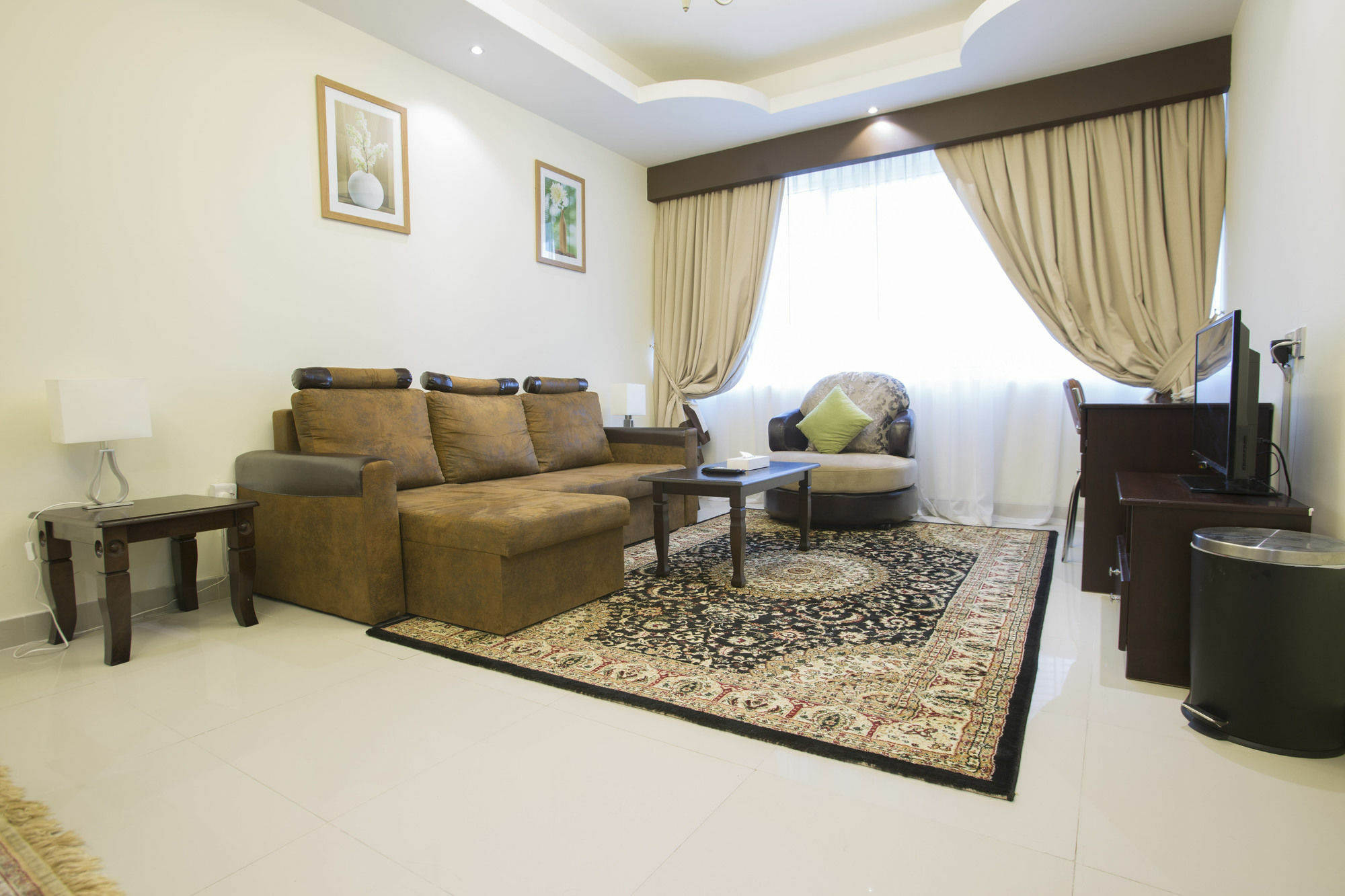 Travellers Hotel Apartment Дубай Екстериор снимка